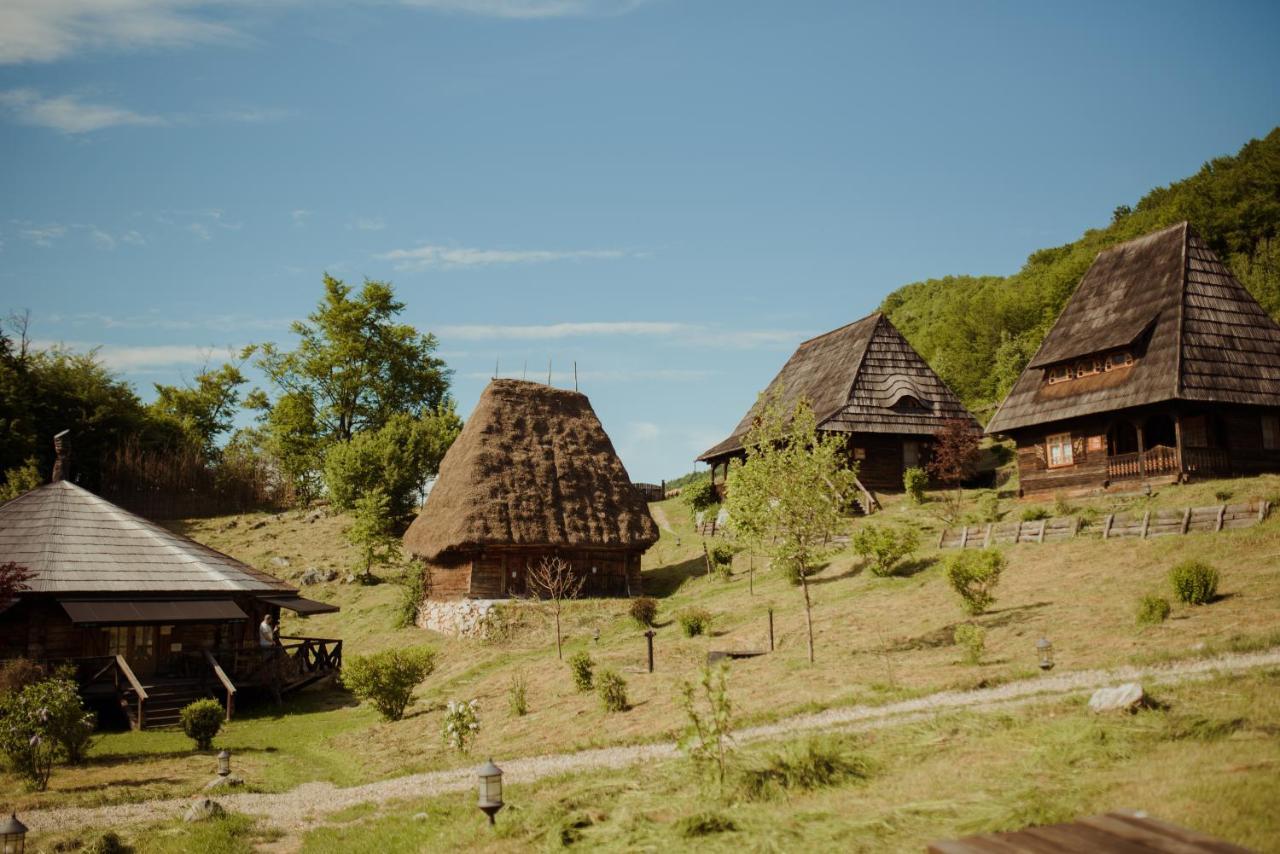 Raven'S Nest - The Hidden Village, Transylvania - Romania Sub Piatra Exteriér fotografie