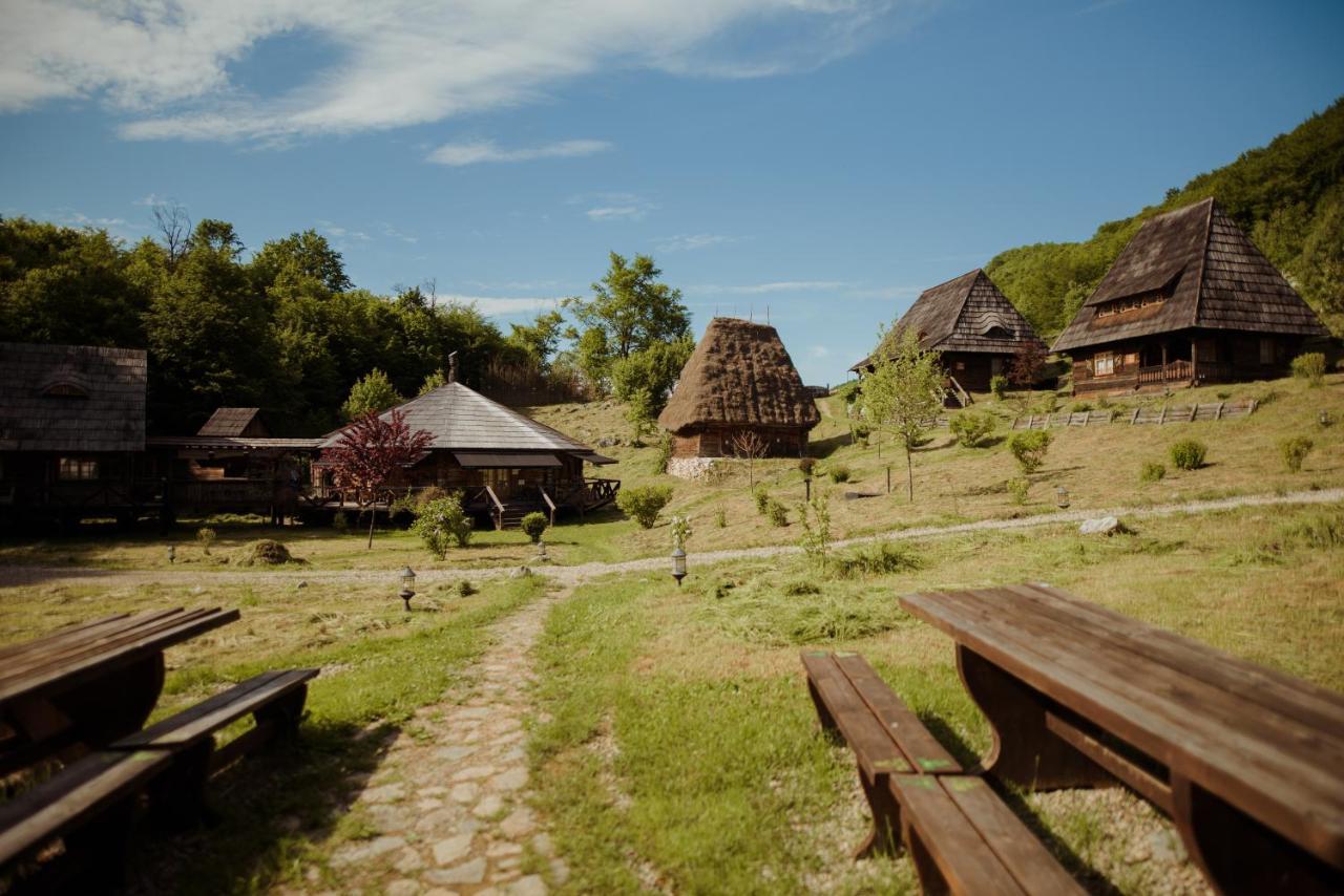 Raven'S Nest - The Hidden Village, Transylvania - Romania Sub Piatra Exteriér fotografie
